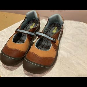 LNWOT J-41 Leather Hiking Shoes